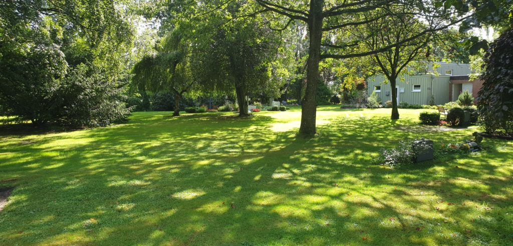 Blick über Niebüller Parkfriedhof.